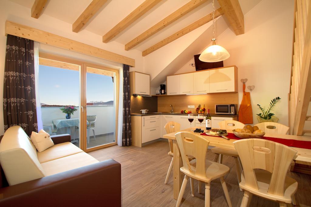 Stiflerhof Apartamento Falzes Habitación foto